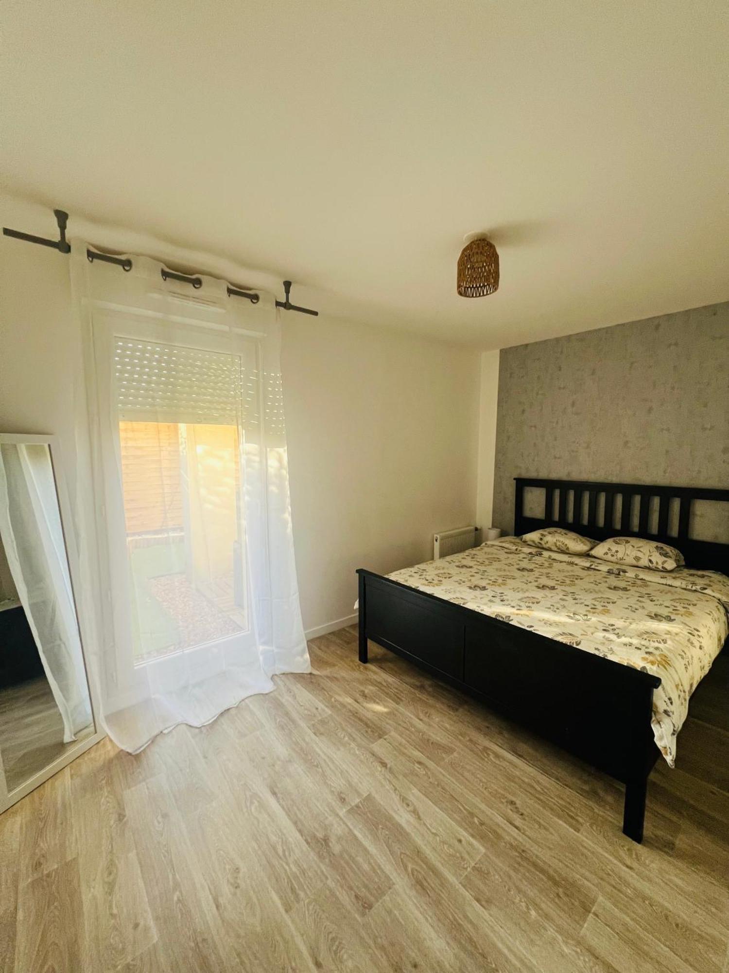 Appartement Rez De Chaussee Avec Parking Prive Орлеан Экстерьер фото