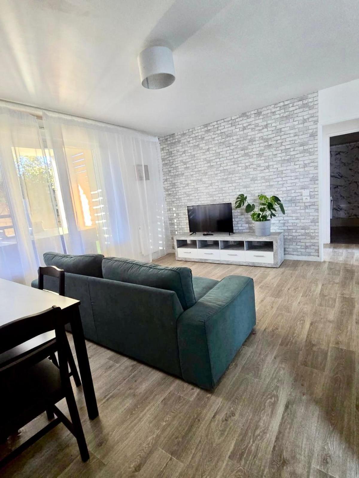 Appartement Rez De Chaussee Avec Parking Prive Орлеан Экстерьер фото